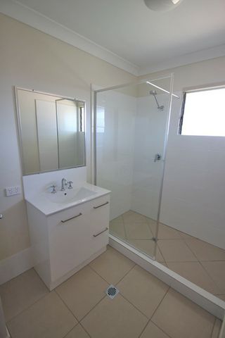 LAWNTON COTTAGE - WALK TO TRAIN - Photo 5