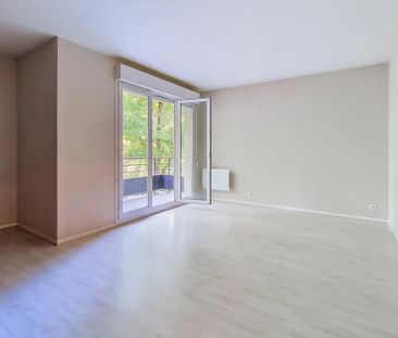 Appartement 3 pièces - Combs-la-Ville - 957.61 € - Photo 2