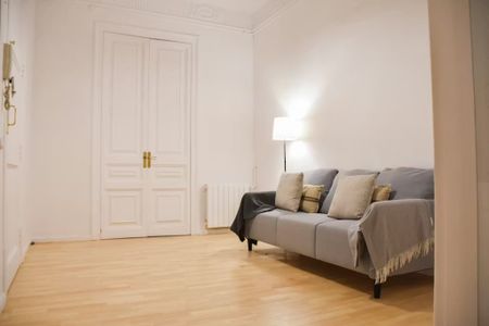 Carrer de Roger de Llúria, Barcelona, Catalonia 08037 - Photo 5