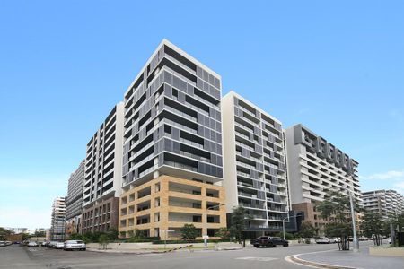 Modern 3-Bed Apartment with 2 Parking Spaces in the Heart of Mascot - Photo 3