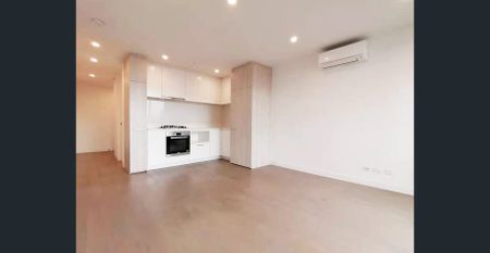 Spacious 2-Bed 2-Bath Apartment with Balcony & Secure Parking in Box Hill - Photo 3