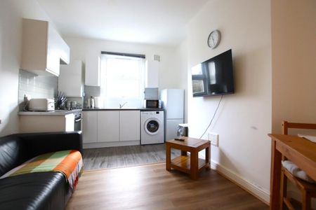 1 bedroom flat to rent - Photo 3