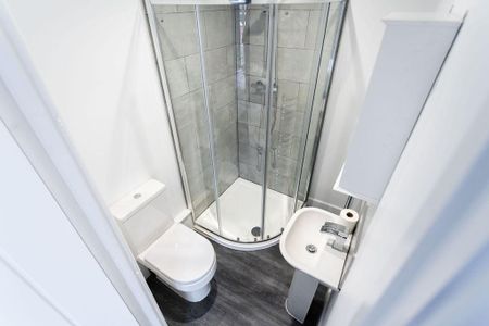 6 bedroom terraced house to rent - Photo 5