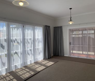 Location, location, location! - Photo 3