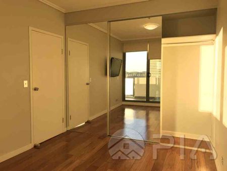 1006B/8 Cowper Street Parramatta - Photo 3