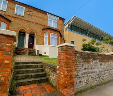 1 bedroom in a house share to rent - Photo 3