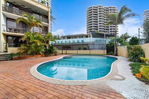 Stylish 1-Bedroom Unit in the Heart of Surfers Paradise - Photo 1