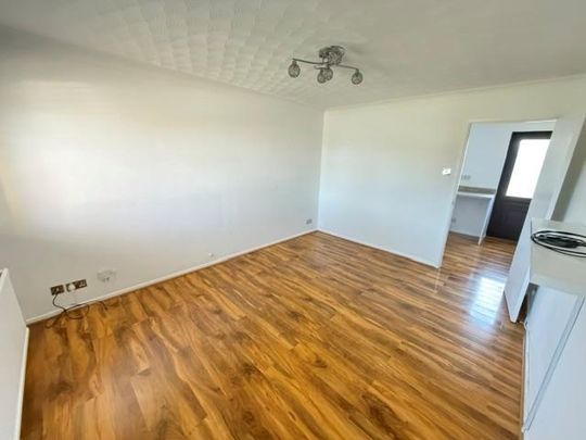 2 bedroom end of terrace house to rent - Photo 1
