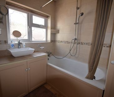 Three bedroom House two bathrooms close to King George Hospital - Photo 1