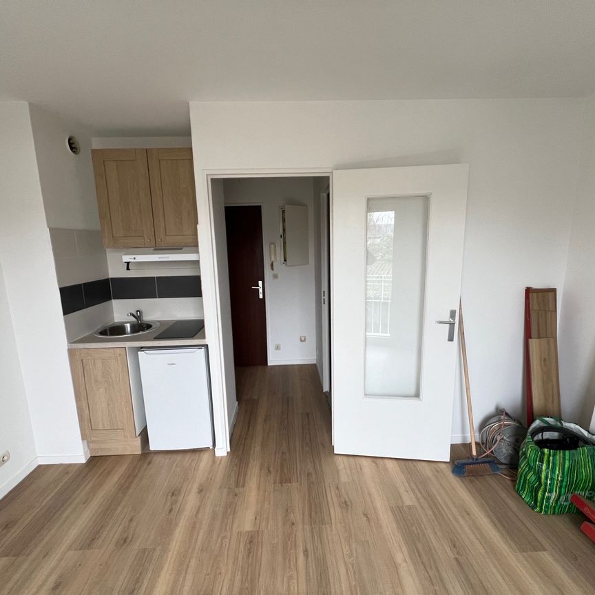 Location Appartement 1 pièce 17m² FLEURY LES AUBRAIS 45400 - Photo 1