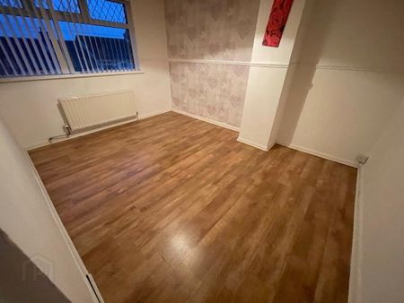 Queens Crescent, Glengormley, BT36 5HY - Photo 2