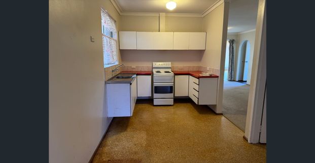 Exceptionally located 4 x 1 house - Photo 1