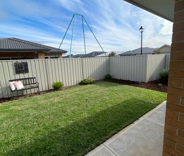 Modern 4 Bedroom Family Home - Photo 6