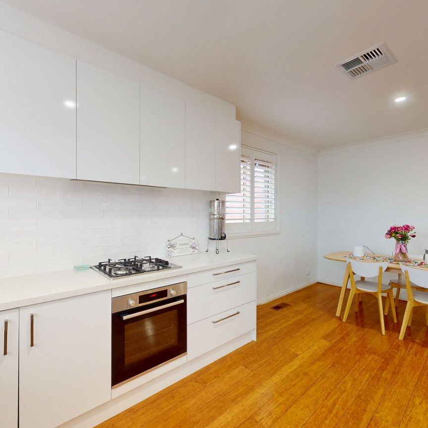 Effortless Living Meets Inner-City Convenience - Photo 1