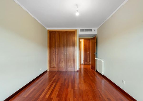 3 Bedroom Apartment with swimming pool, Alto de Algés, Oeiras