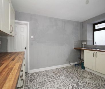 3 bedroom terraced house to rent - Photo 6