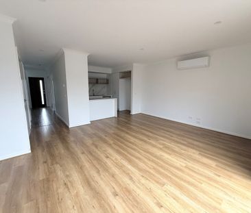 Simple Family Living in a Prime Burnside Location! - Photo 1
