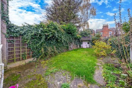 3 bedroom terraced house to rent - Photo 2