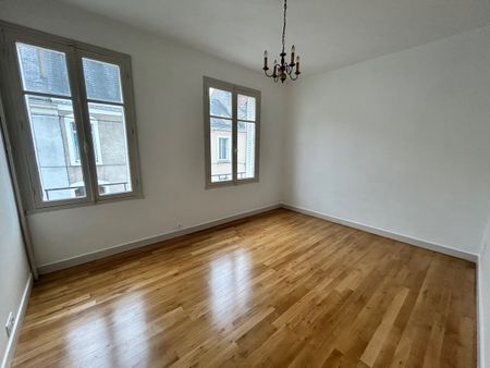 Location maison 10 pièces 235 m2 à Tours - Photo 2