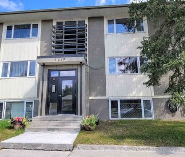 5219 52 Street, Yellowknife, NT, X1A 1T8 - Photo 1