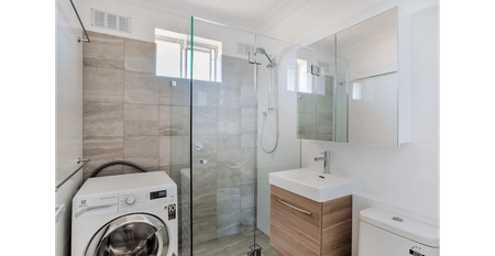 Village hotspot, walk to Balmoral with fabulous views - Photo 4