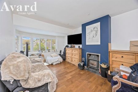 4 bedroom semi-detached bungalow to rent - Photo 2