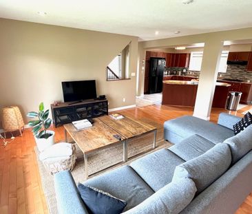 For Lease - 102 Monterey Drive, South of Baseline to Knoxdale, Ontario - Photo 1