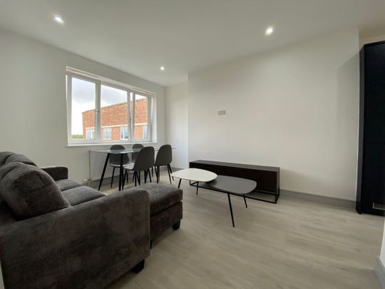 2 Bed Flat, Minster Court, L7 - Photo 1