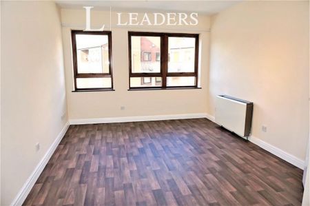 2 bedroom flat to rent - Photo 2