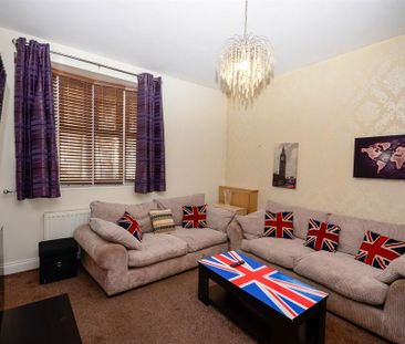 1 bedroom flat to rent - Photo 2