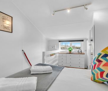 1 Bed Maisonette, Western Concourse, BN2 - Photo 1