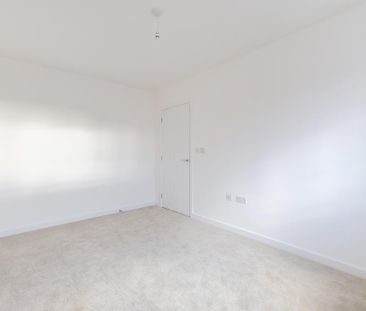 2 bedroom semi-detached house to rent - Photo 4