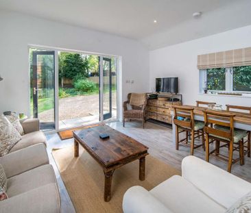 2 bedroom detached bungalow to rent - Photo 2