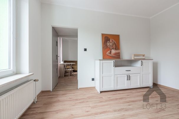 Wyposażone mieszkanie dwupokojowe na osiedlu Energetyków w Jaworznie do wynajęcia | Spacer 3D - Zdjęcie 1