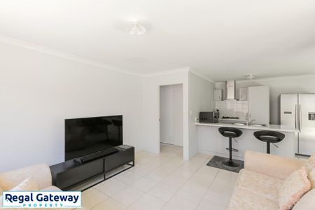 8/25 Peppermint Gardens, AUBIN GROVE WA 6164 - Photo 5