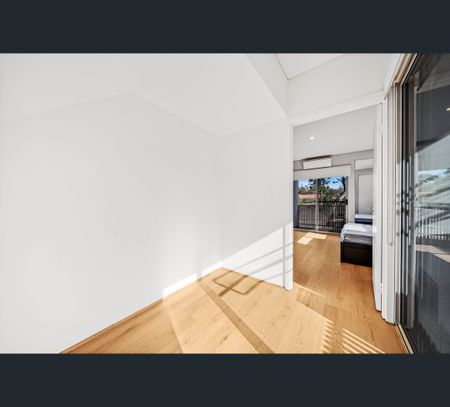 12/18 Park Road, Crawley, WA 6009 - Photo 2