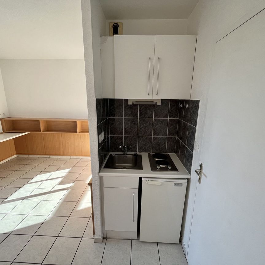 Location Appartement 1 pièce 21m² RODEZ 12000 - Photo 1