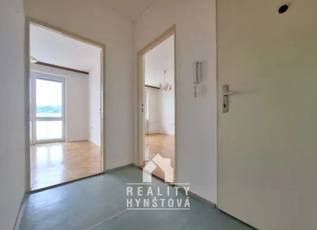 Pronájem pěkného bytu 2+1 s příjemným výhledem, šatnou a 2x balkon, CP 56 m - Fotografie 3