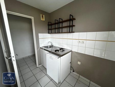 Location Appartement 2 pièces 46m² ST PIERRE DU MONT 40280 - Photo 4