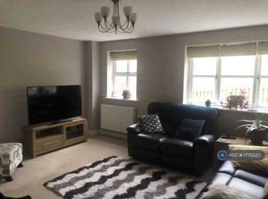 3 bedroom semi-detached house to rent - Photo 1