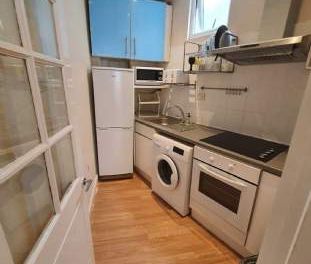 1 bedroom property to rent in Southall - Photo 1