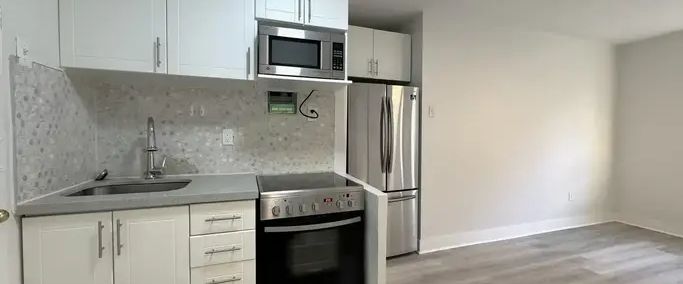 140 Springhurst Ave. Suite 14 | 140 Springhurst Ave. Suite, Toronto - Photo 1