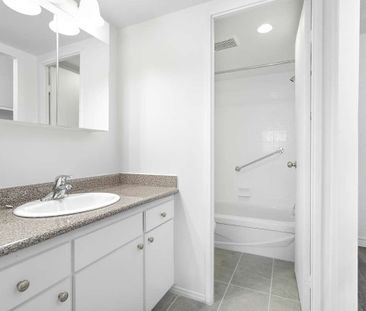 321 Lanthier Avenue, Pointe-Claire, QC - Photo 3