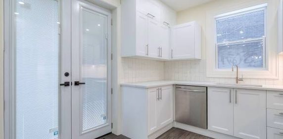 8 DRAPER ST. - BRAND NEW!3BED/3BATH, SAUNA,LAUNDRY, BROWNSTONES LIVING - Photo 2