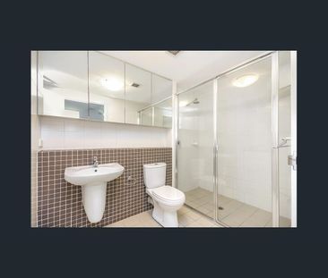 TIDY AND CONVENIENT - Photo 2