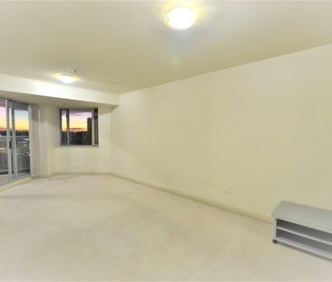 Modern 1 bedroom apartment at The Peak Apartments - ultra-convenien... - Photo 1