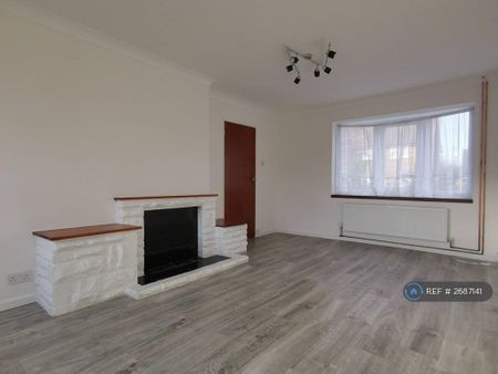 3 bedroom terraced house to rent - Photo 3