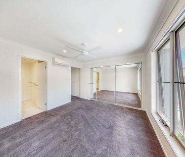 3 Bedroom Townhouse with Pool - Photo 4