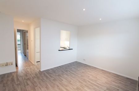 Tudor Court, Old Station Way, Godalming, Surrey, GU7 - Photo 4