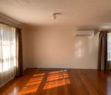 Family Home in Quiet Court - Photo 2